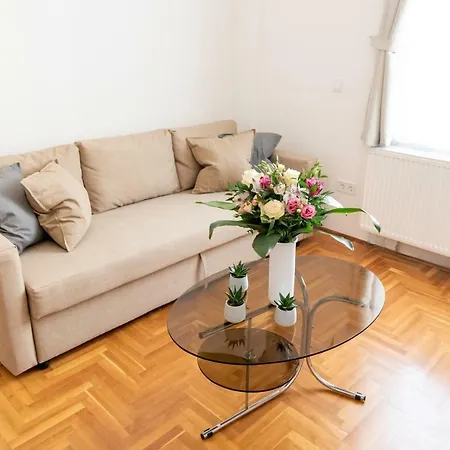 Wess11 Downtown * בודפשט